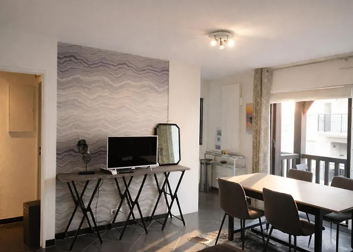 Centre, Grand Avec Balcon, à 2 Pas Du Marché Deauville